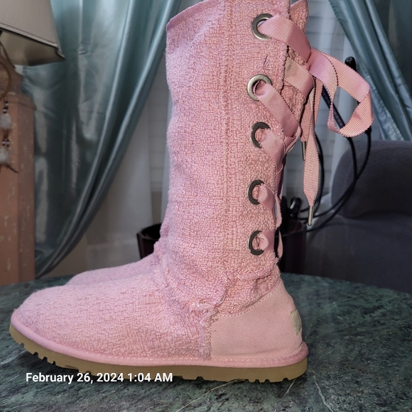 UGG lace up heirloom boots - Picture 9 of 13